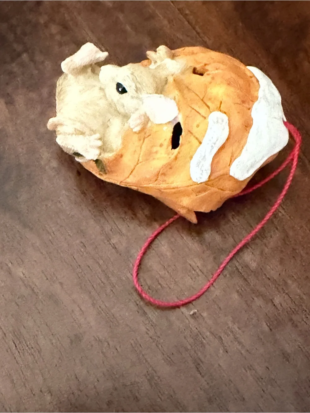 Charming tails, Decorative Hanging Hideout in “Parachute”